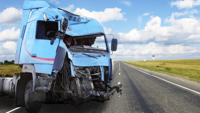 Truck Accident Lawyer Vs Car Accident Lawyer: Which Is Better For You?