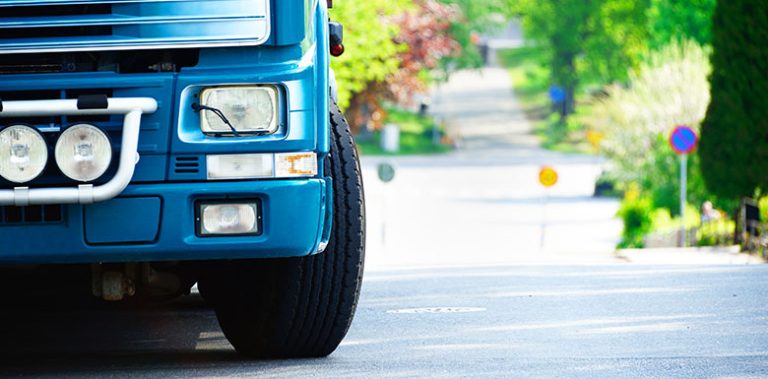 8 Signs Of Negligence In A Truck Driver’s Actions